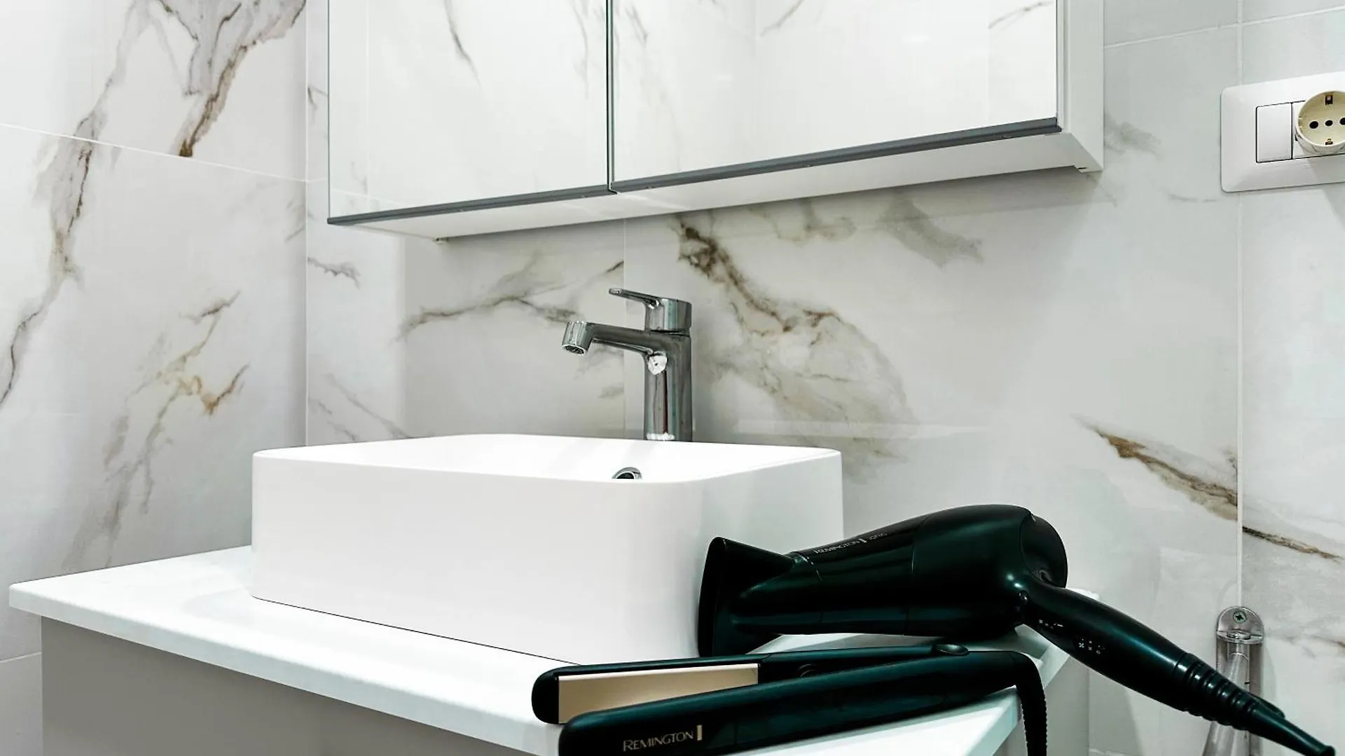 Apartamento Zara Home - Central Station - 10' Duomo - San Siro Milão
